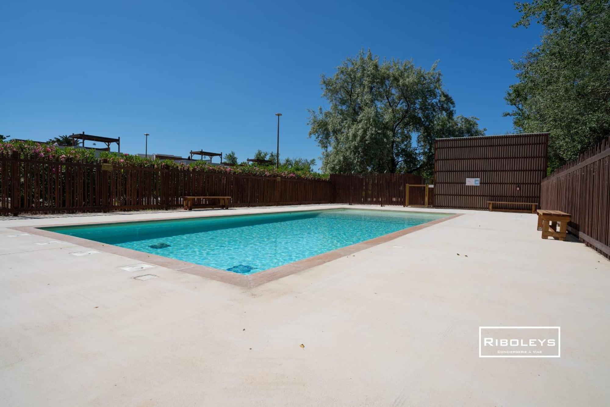 Villa T3 Climatisee En Residence Avec Piscine 维亚斯 外观 照片