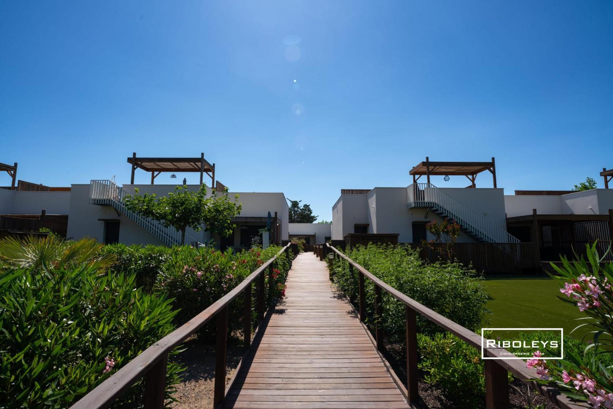Villa T3 Climatisee En Residence Avec Piscine 维亚斯 外观 照片
