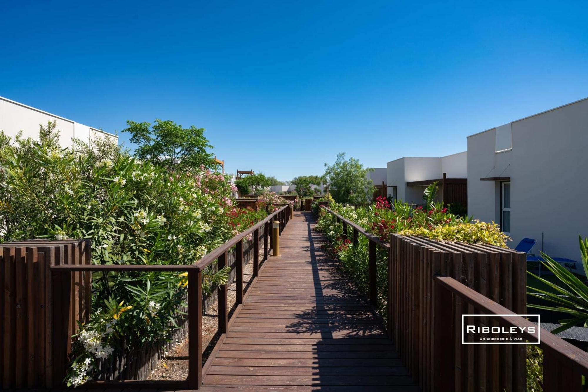 Villa T3 Climatisee En Residence Avec Piscine 维亚斯 外观 照片